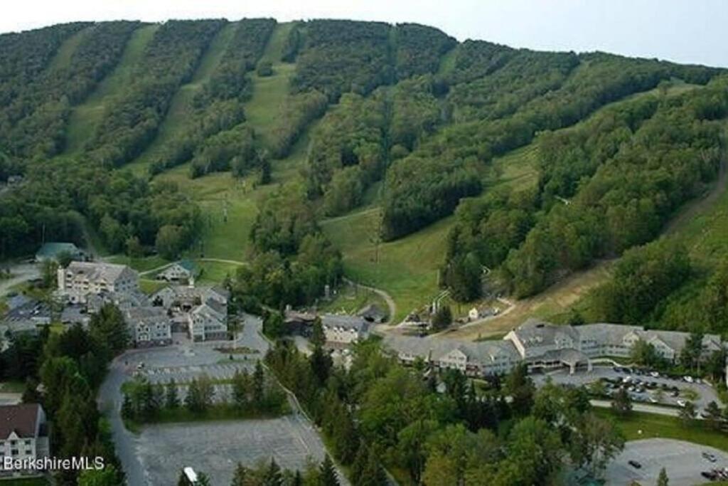 Ski On Off 1Br Suite 1St Flr Sleeps 4 Jiminy Peak 汉考克 外观 照片